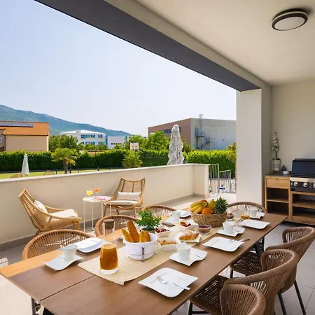 Marijeta Exclusive 5 Star With 50sqm Private Pool, 6 Bedrooms And Playroom וילה *