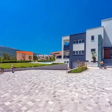 Villa Marijeta Exclusive 5 Star With 50sqm Private Pool, 6 Bedrooms And Playroom *