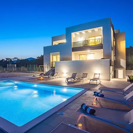Villa Marijeta Exclusive 5 Star With 50sqm Private Pool, 6 Bedrooms And Playroom