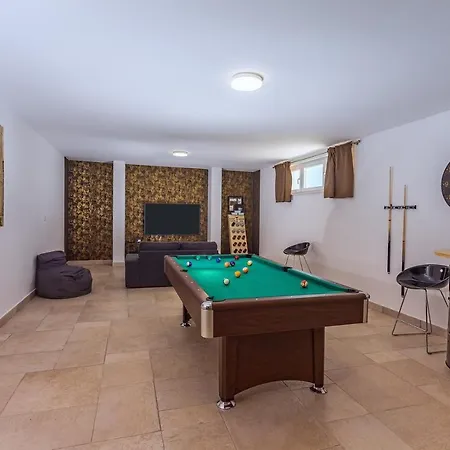 Villa Marijeta Exclusive 5 Star With 50sqm Private Pool, 6 Bedrooms And Playroom *