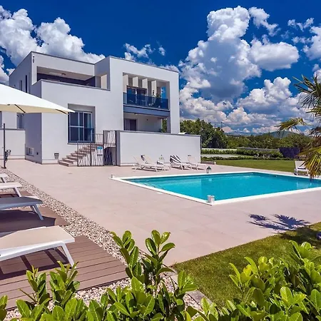 Marijeta Exclusive 5 Star With 50sqm Private Pool, 6 Bedrooms And Playroom *