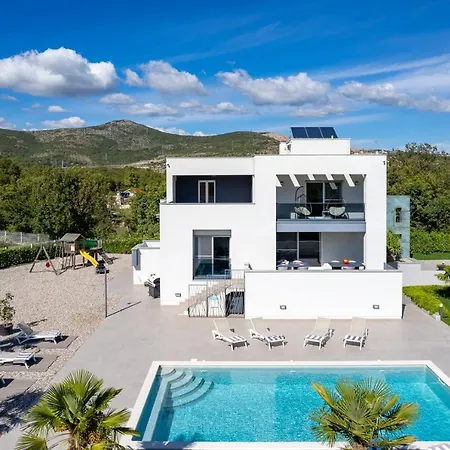 Marijeta Exclusive 5 Star With 50sqm Private Pool, 6 Bedrooms And Playroom
