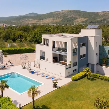 Marijeta Exclusive 5 Star With 50sqm Private Pool, 6 Bedrooms And Playroom