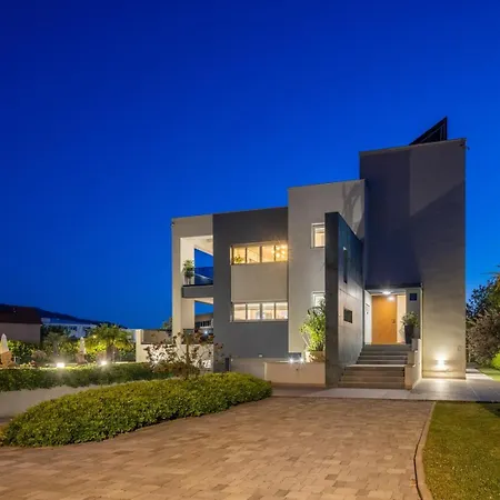 Marijeta Exclusive 5 Star With 50sqm Private Pool, 6 Bedrooms And Playroom * Спліт