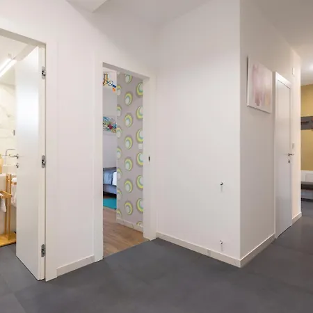 Marijeta Exclusive 5 Star With 50sqm Private Pool, 6 Bedrooms And Playroom * Спліт