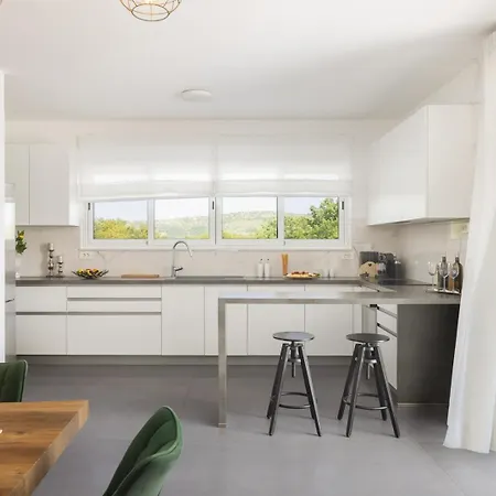 Marijeta Exclusive 5 Star With 50sqm Private Pool, 6 Bedrooms And Playroom ヴィラ スプリト