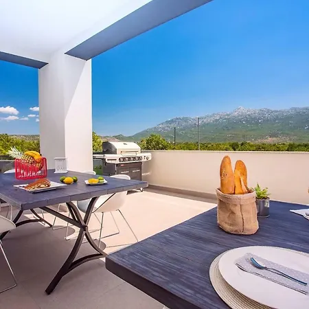 Marijeta Exclusive 5 Star With 50sqm Private Pool, 6 Bedrooms And Playroom Split