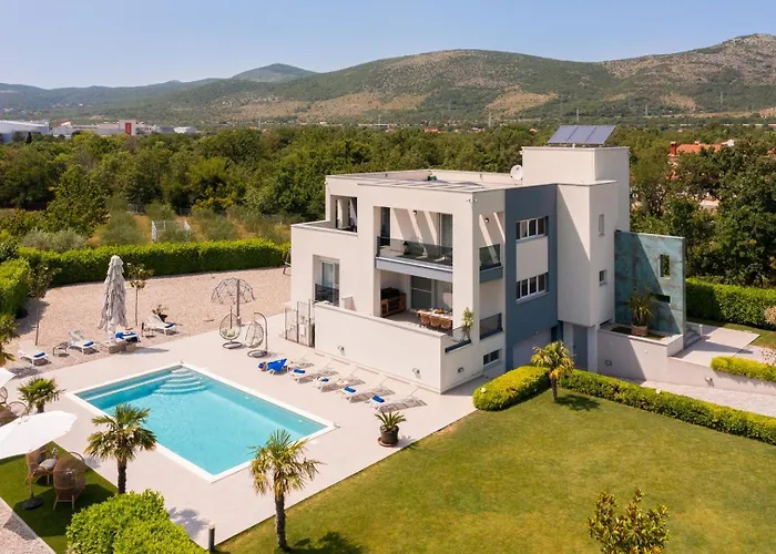 Marijeta Exclusive 5 Star With 50sqm Private Pool, 6 Bedrooms And Playroom