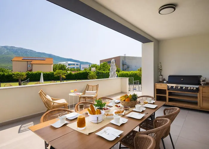 Marijeta Exclusive 5 Star With 50sqm Private Pool, 6 Bedrooms And Playroom וילה *