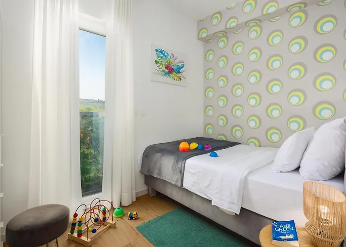 Marijeta Exclusive 5 Star With 50sqm Private Pool, 6 Bedrooms And Playroom *