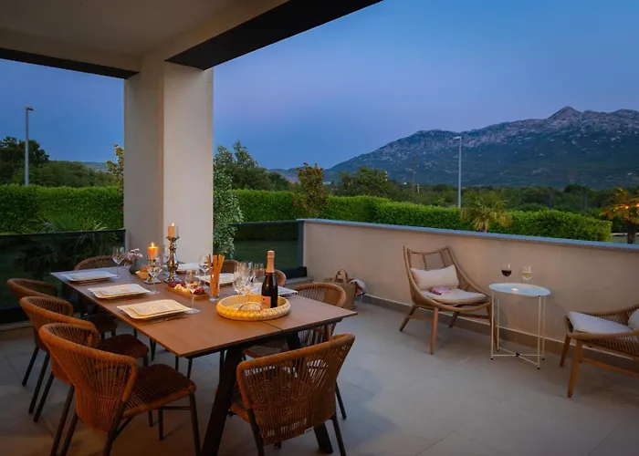 Marijeta Exclusive 5 Star With 50sqm Private Pool, 6 Bedrooms And Playroom *