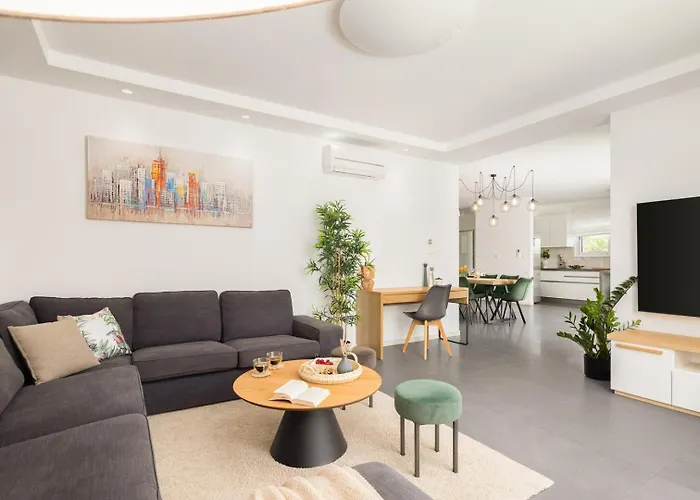 Marijeta Exclusive 5 Star With 50sqm Private Pool, 6 Bedrooms And Playroom *