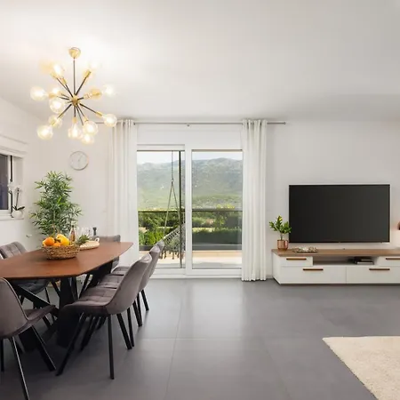 Villa Marijeta Exclusive 5 Star With 50sqm Private Pool, 6 Bedrooms And Playroom *