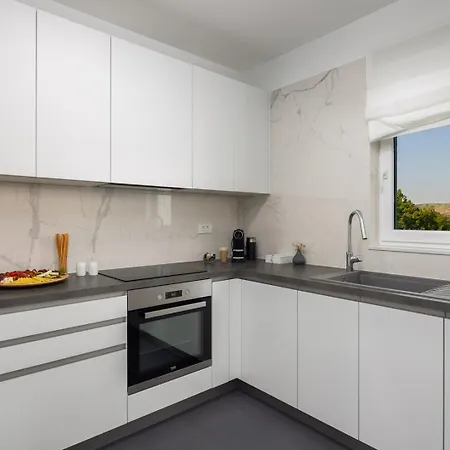 Marijeta Exclusive 5 Star With 50sqm Private Pool, 6 Bedrooms And Playroom *